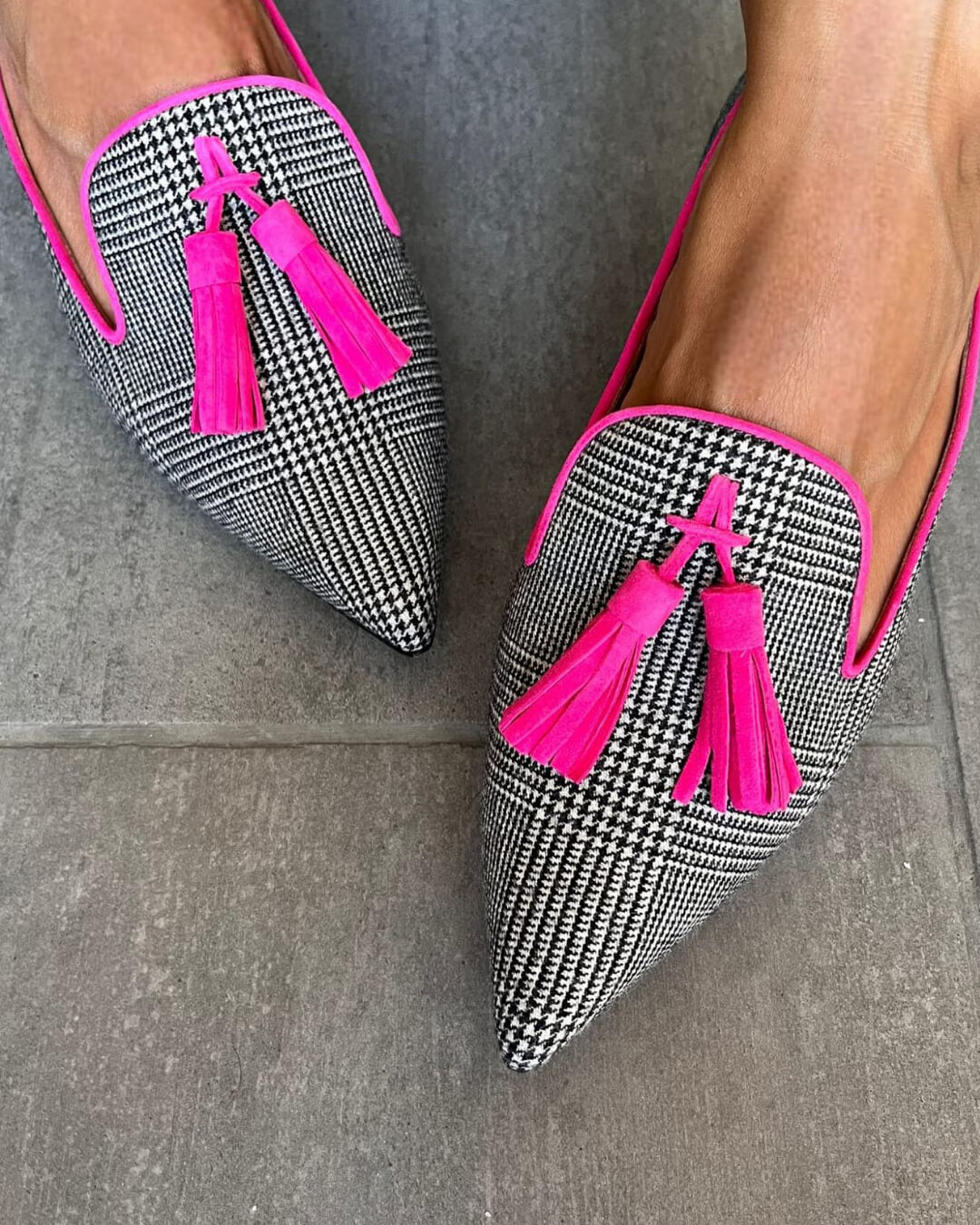 Spitz Loafer with Fluo Fringes
