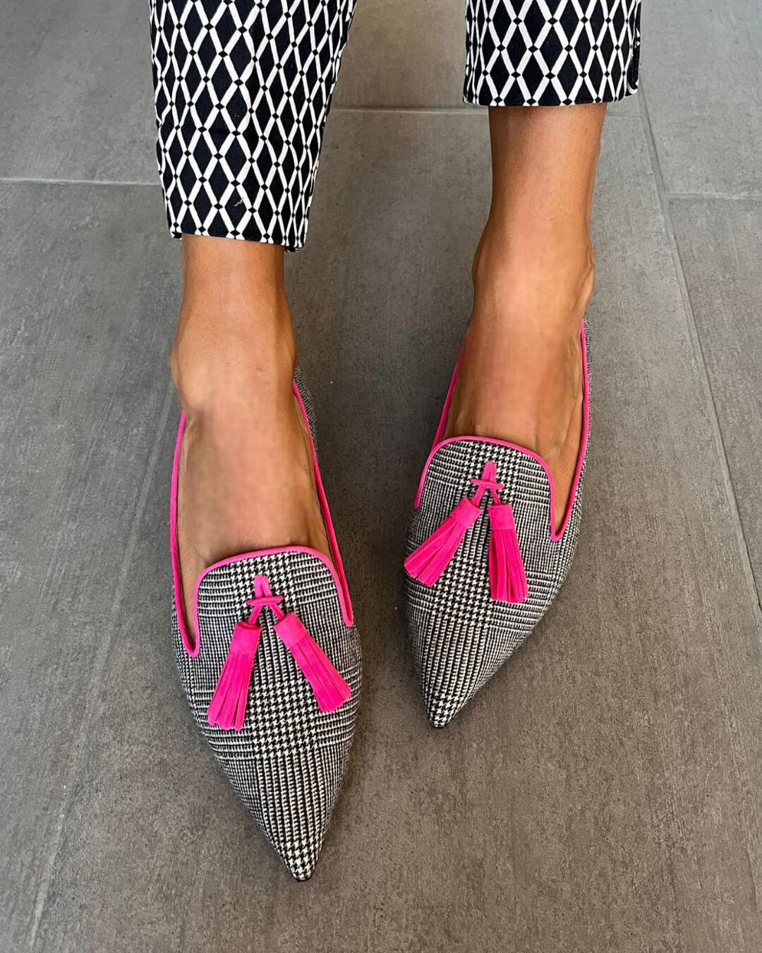 Spitz Loafer with Fluo Fringes