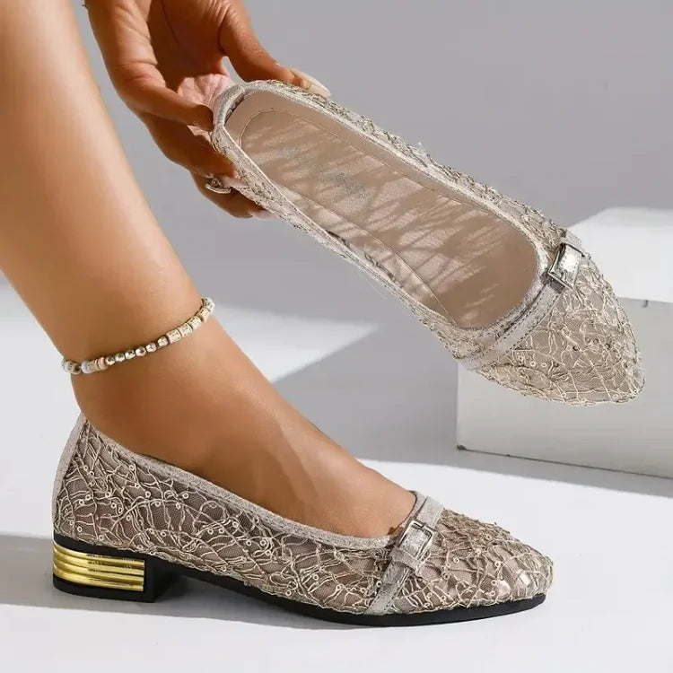 Women's Casual Slippers Made of Lace and Mesh