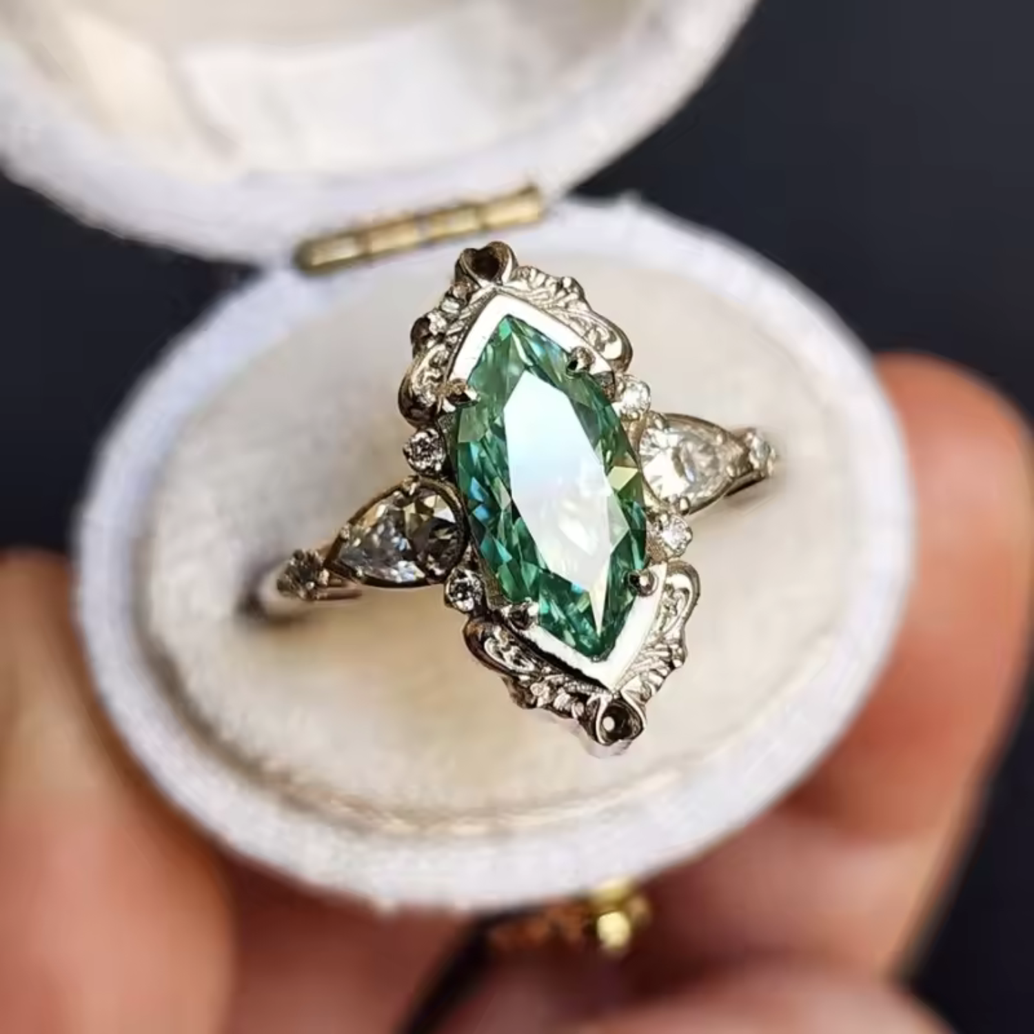 Vaelira Thornewyn Ring