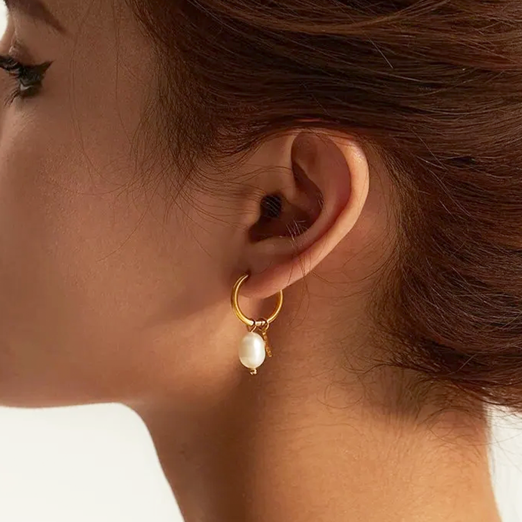 Silke Freshwater Pearl Star Earrings Gold