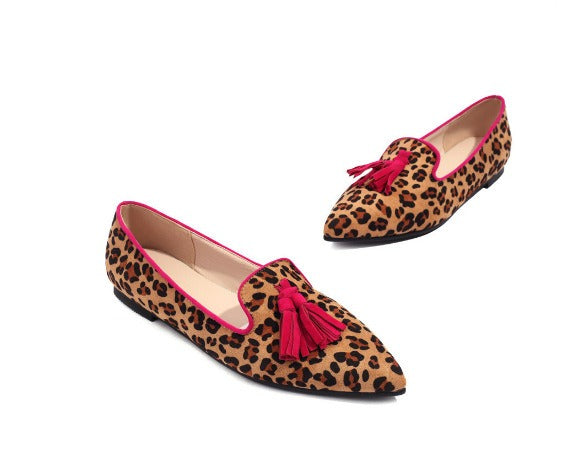 Spitz Loafer with Red Tassels