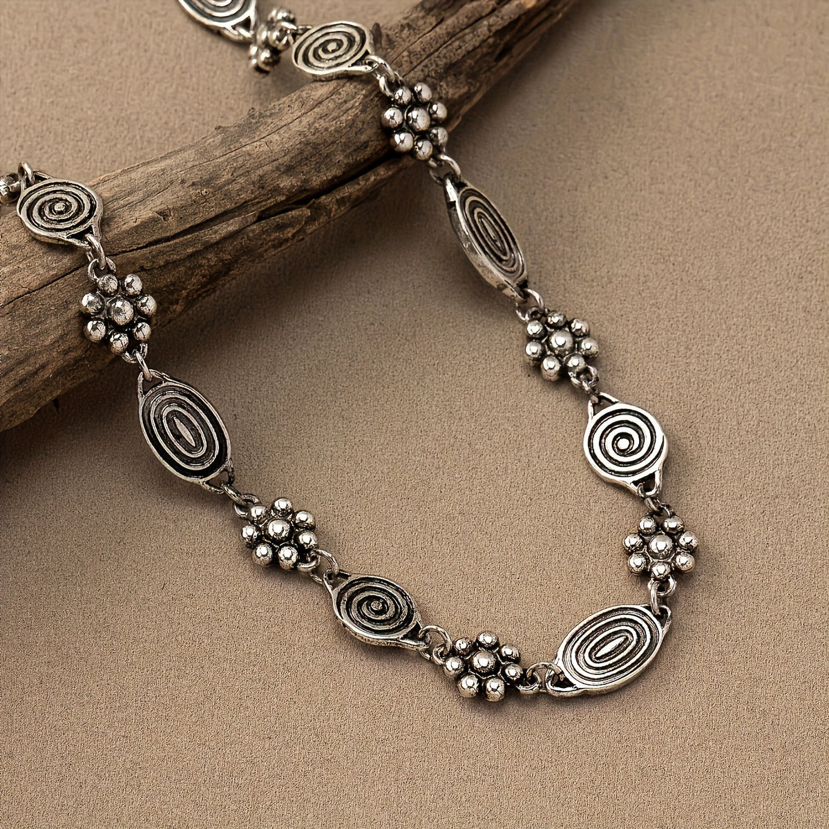 Bohemian Floral Swirl Spiral Pattern Short Choker Necklace