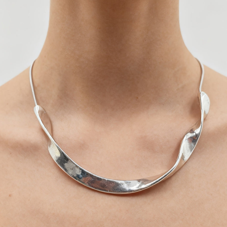 Vintage Sculptural Polished Silver Collar Necklace