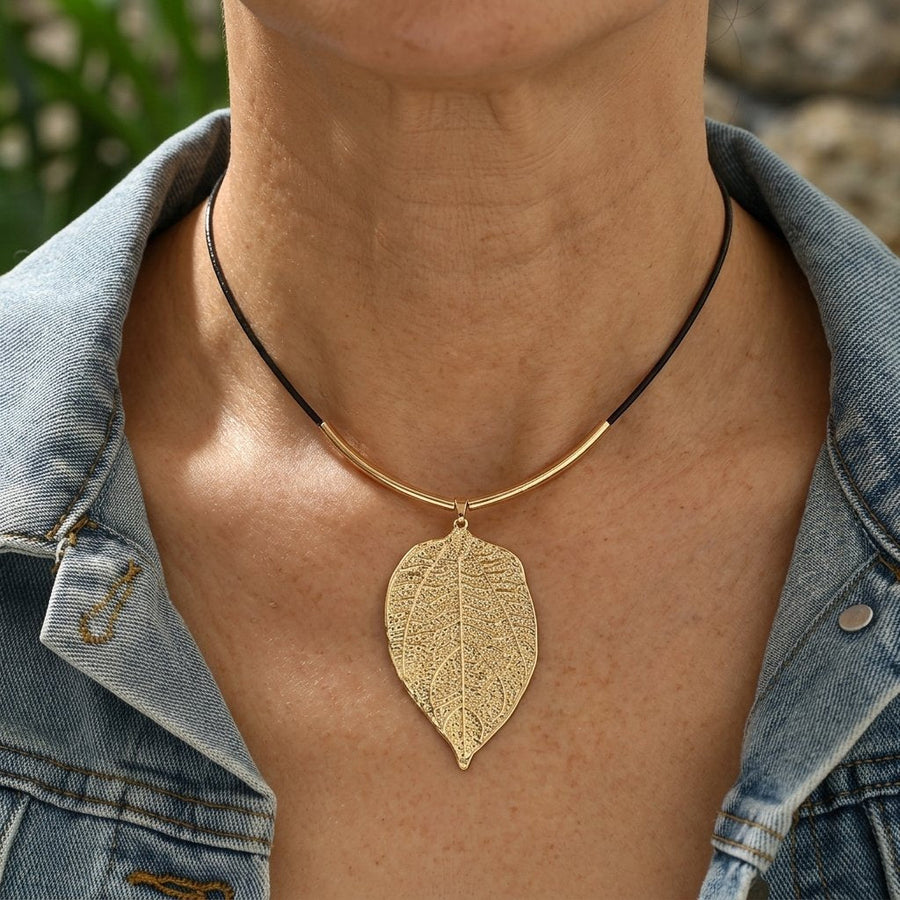Gold Leaf Pendant Choker Necklace